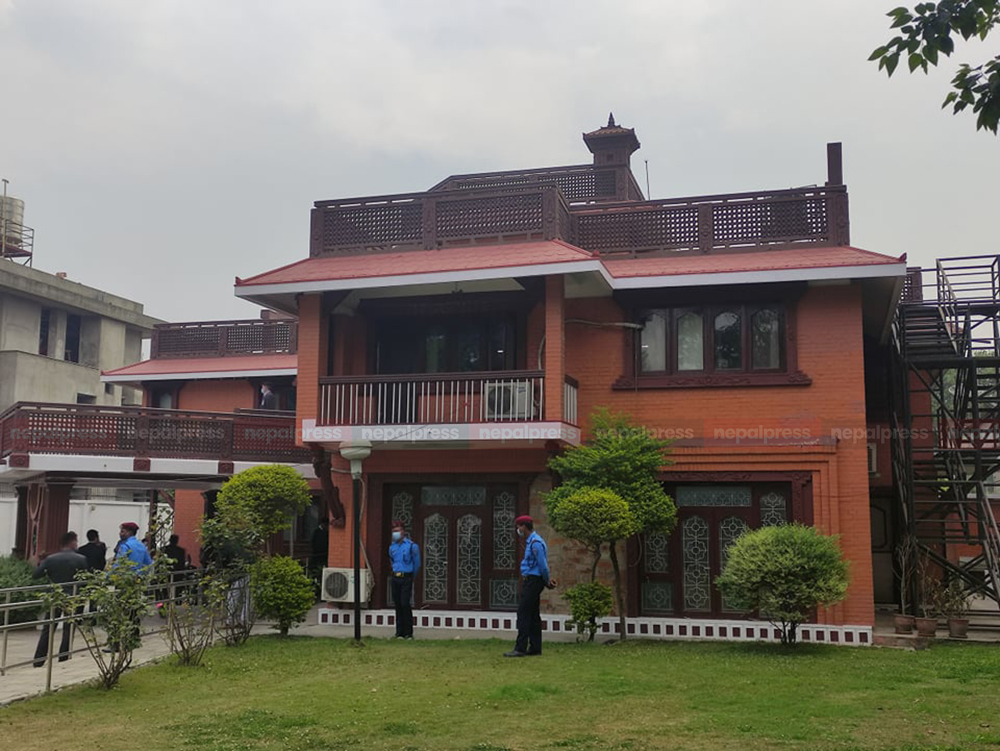 माधव नेपाल पक्षले खोज्यो बेग्लै कार्यालय, एमालेको नयाँ भवनमा नजाने
