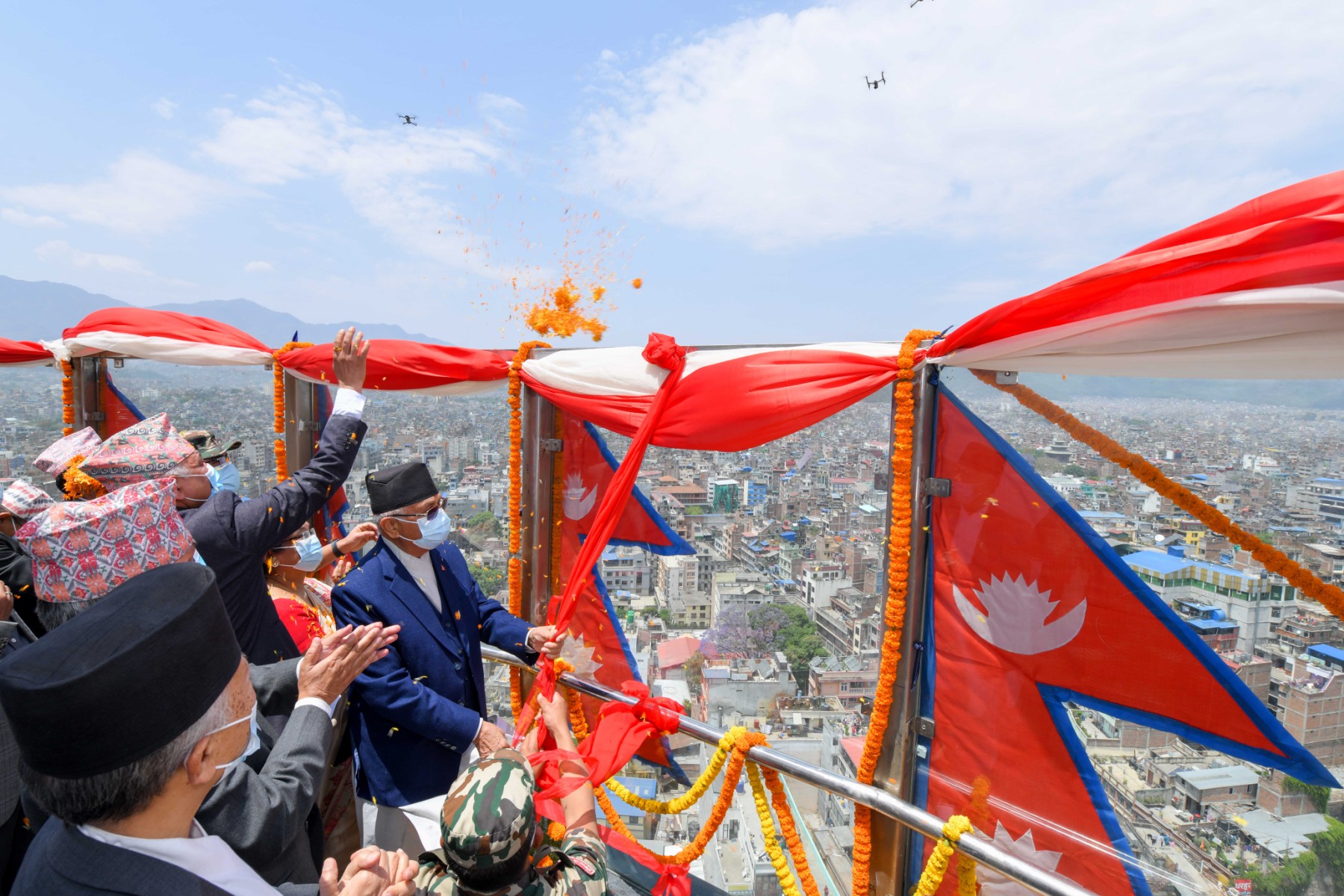 ढलेको त्यो धरहरा बनाउने कुरा, केपी ओलीले गरे बचन पूरा (फोटो/भिडियो)