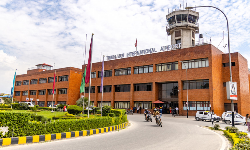 काठमाडौंको हवाई यात्रुलाई हरियो नम्बर प्लेटको ट्याक्सी
