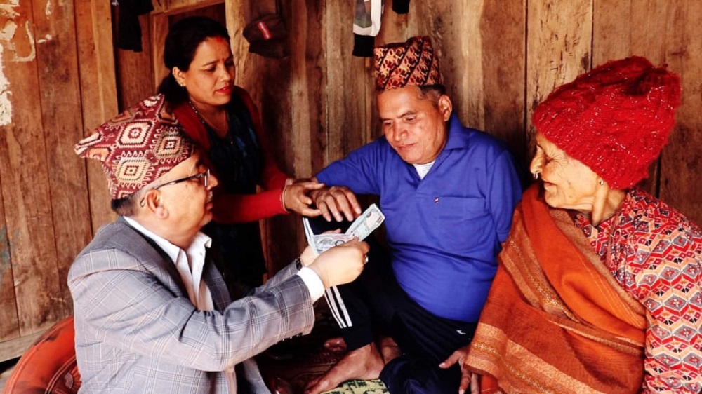 ग्रेटर नेपालका अध्यक्ष पुगे दुर्गाप्रसादको घर, सरकारलाई प्रतिवेदन दिने