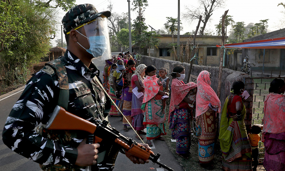 पश्चिम बंगालमा चुनाव : हिंसात्मक झडपमा दुई जनाको मृत्यु