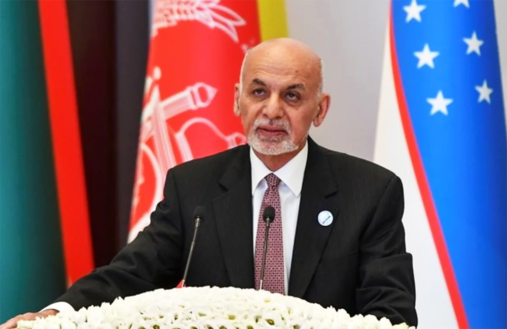 पदबाट राजीनामा दिँदै अफगानी राष्ट्रपतिले देश छाेडे