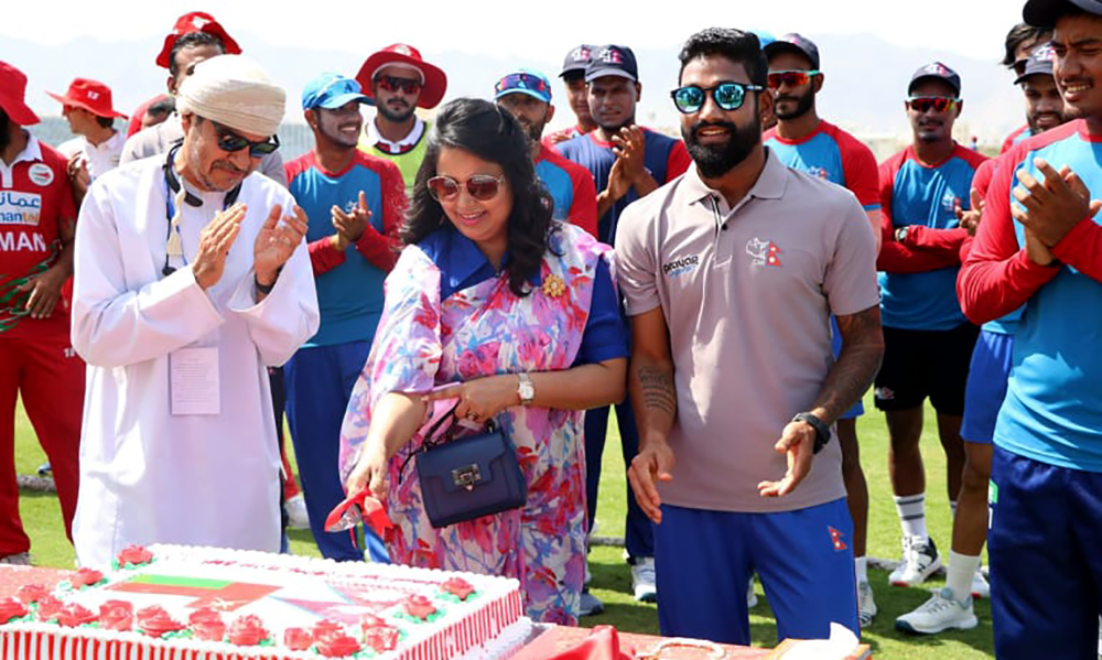 खेलअघि ओमानको क्रिकेट मैदानमा मनाइयो नेपालको संविधान दिवस