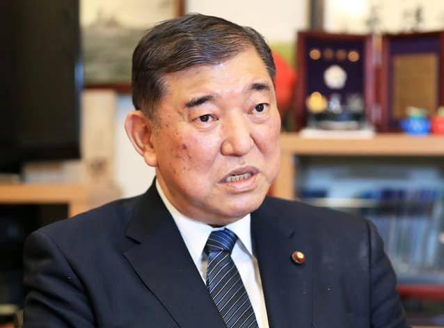 जापानी राजनीति : वर्तमान उपप्रधानमन्त्री कोउनोलाइ समर्थन गर्न इशिबालाइ आफ्नै गुटको दवाव
