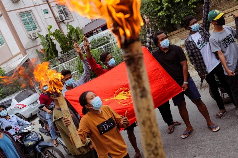 म्यानमारमा पुनः हिंसा चर्कियो, सेना र विद्रोहीको भीडन्तमा २० जनाको मृत्यु
