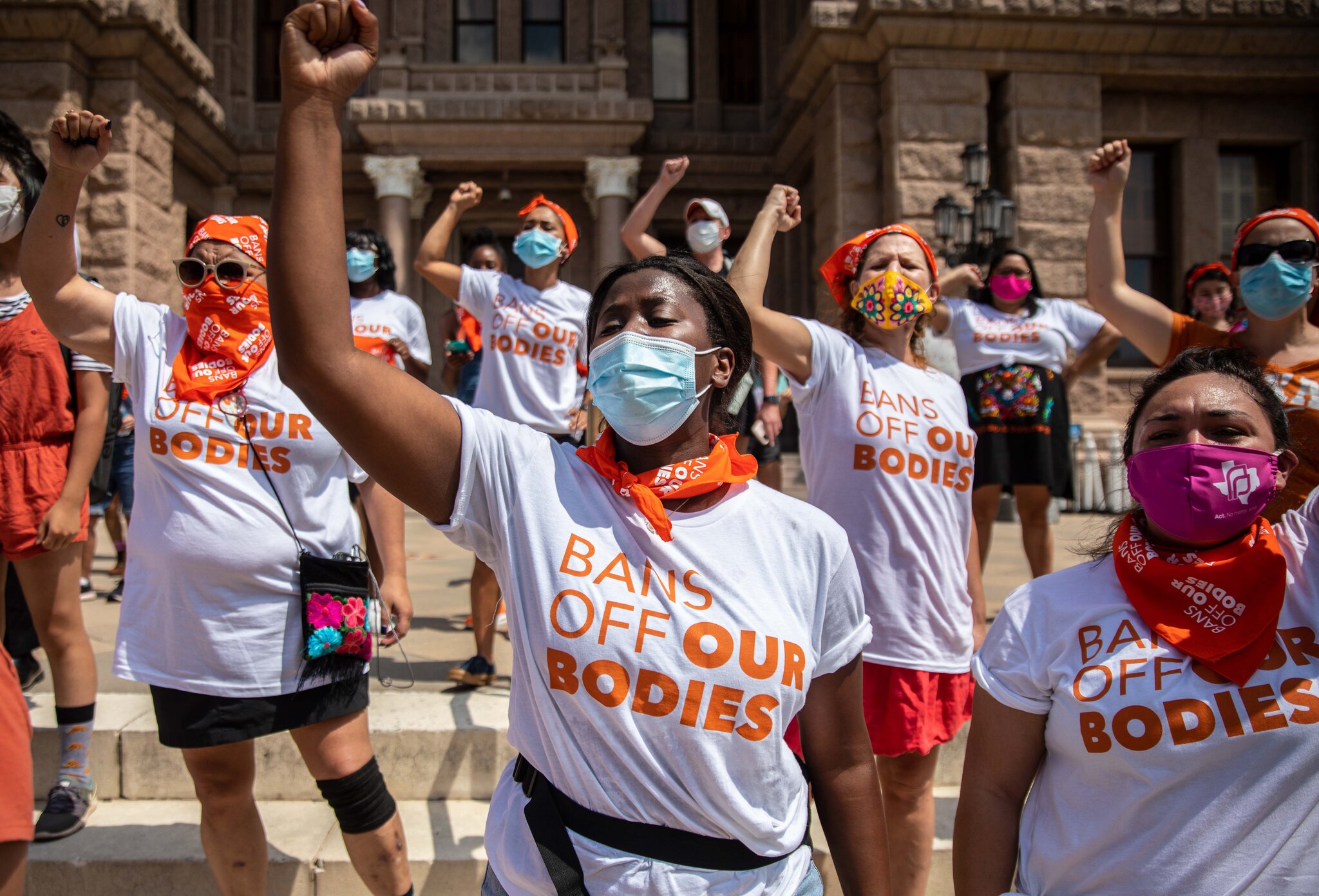 गर्भपतनलाई रोक्ने सर्वोच्चको फैसलापछि अमेरिकाको टेक्ससमा अधिकारवादीहरुको प्रदर्शन