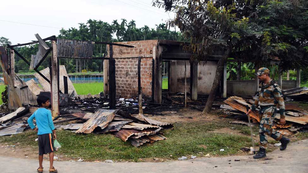 भारतको त्रिपुरामा मुस्लिममाथि आक्रमण तीव्र, घर र मस्जिदहरुमा आगजनी