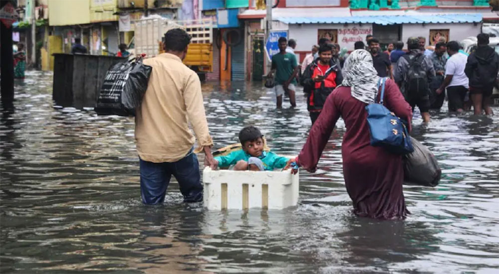 चेन्नईमा भीषण वर्षा, शहर जलमग्न भएपछि विद्यालय र कलेज बन्द