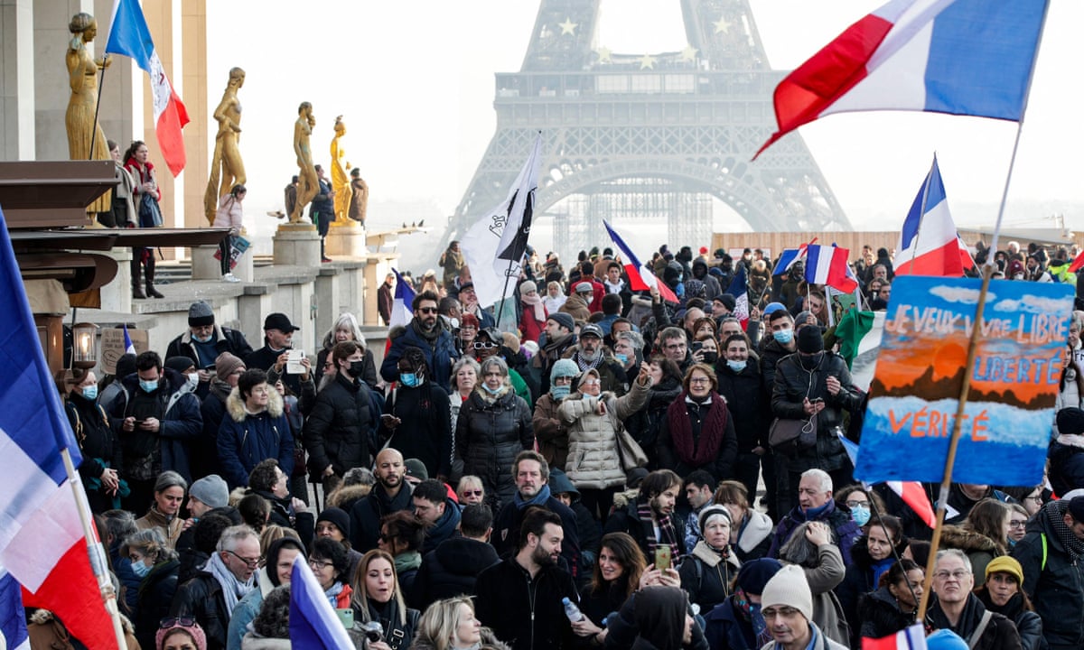 फ्रान्समा खोप नलगाएका नागरिकविरुद्धको प्रतिबन्धको विरोधमा ब्यापक प्रदर्शन