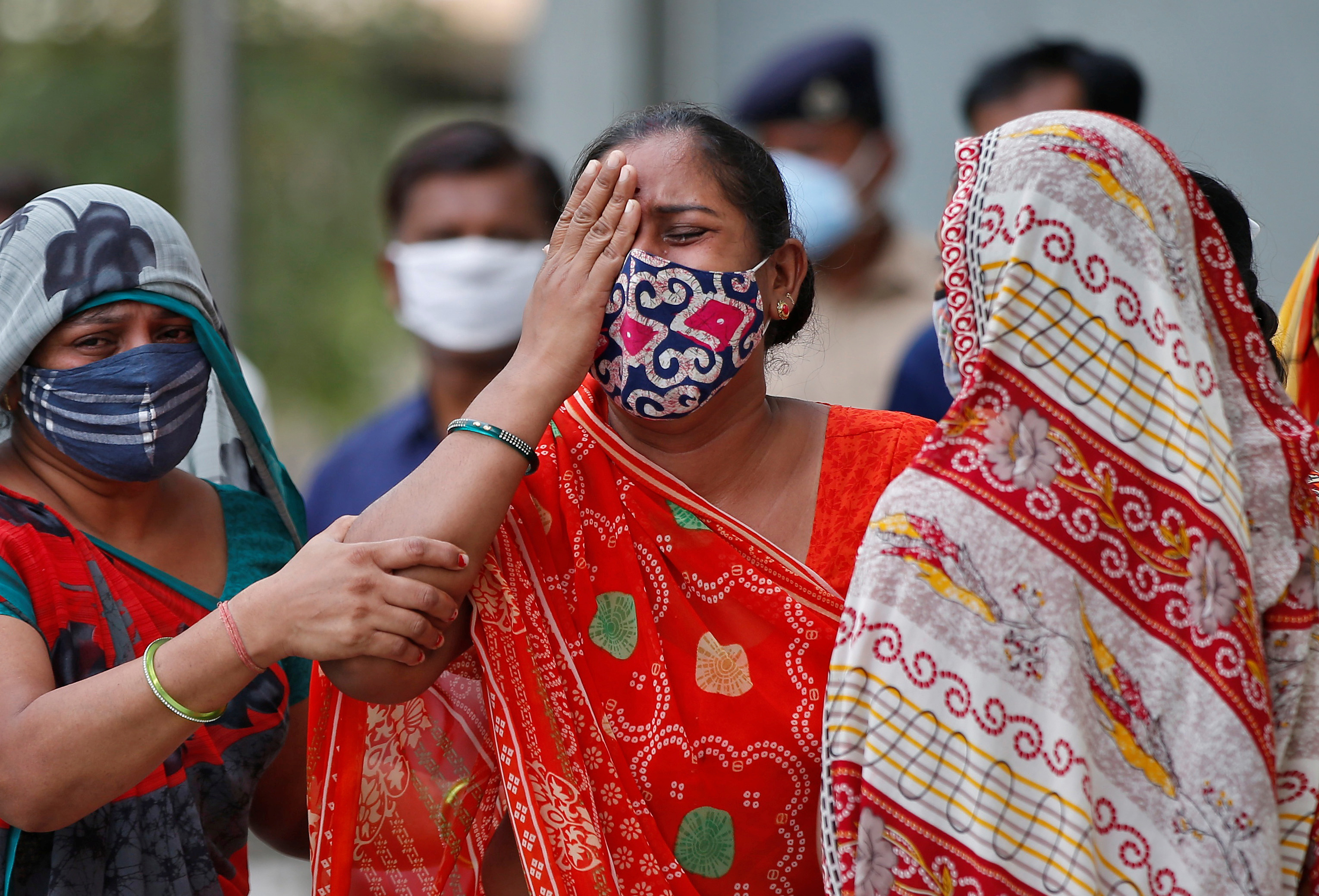 भारतमा एकैदिनमा ३ लाख संक्रमित थपिए