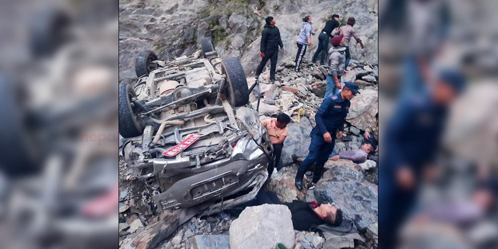 नारायणगढबाट मुग्लिनतर्फ जाँदै गरेको स्कार्पियो दुर्घटना, ७ जना घाइते