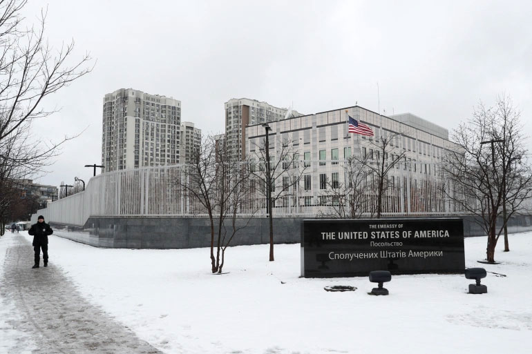 अमेरिकाद्वारा युक्रेनस्थित दूतावास तत्काल खाली गराउन निर्देशन, रुसले पनि कर्मचारी फिर्ता बोलायो