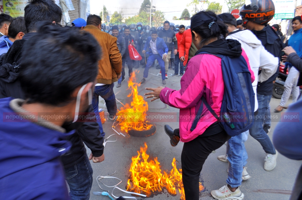 एमसीसीविरुद्ध नेकपा एसका कार्यकर्ता सडकमा (तस्बिरहरु)