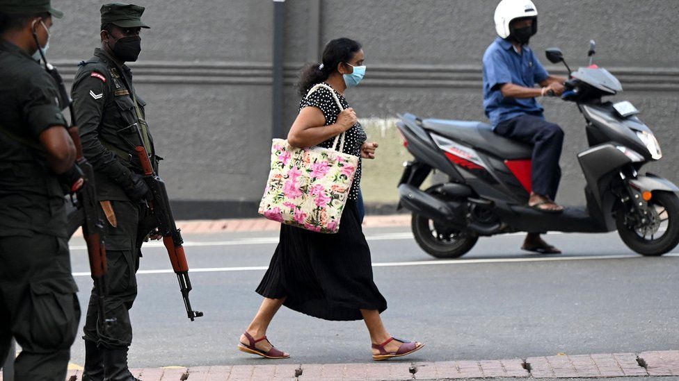 आर्थिक संकट भयावह भएपछि श्रीलंकामा देशव्यापी कर्फ्यू