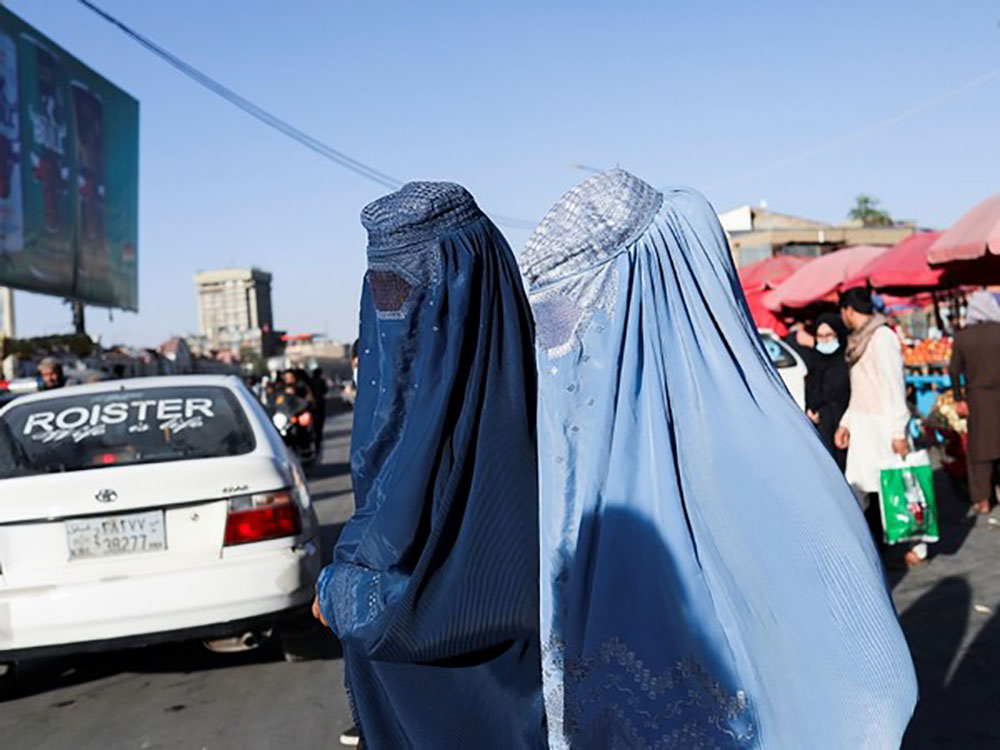 तालिबान सरकारको नयाँ फरमान: हिजाब नलगाएका महिलालाई सामान नबेच्न आवह्रान