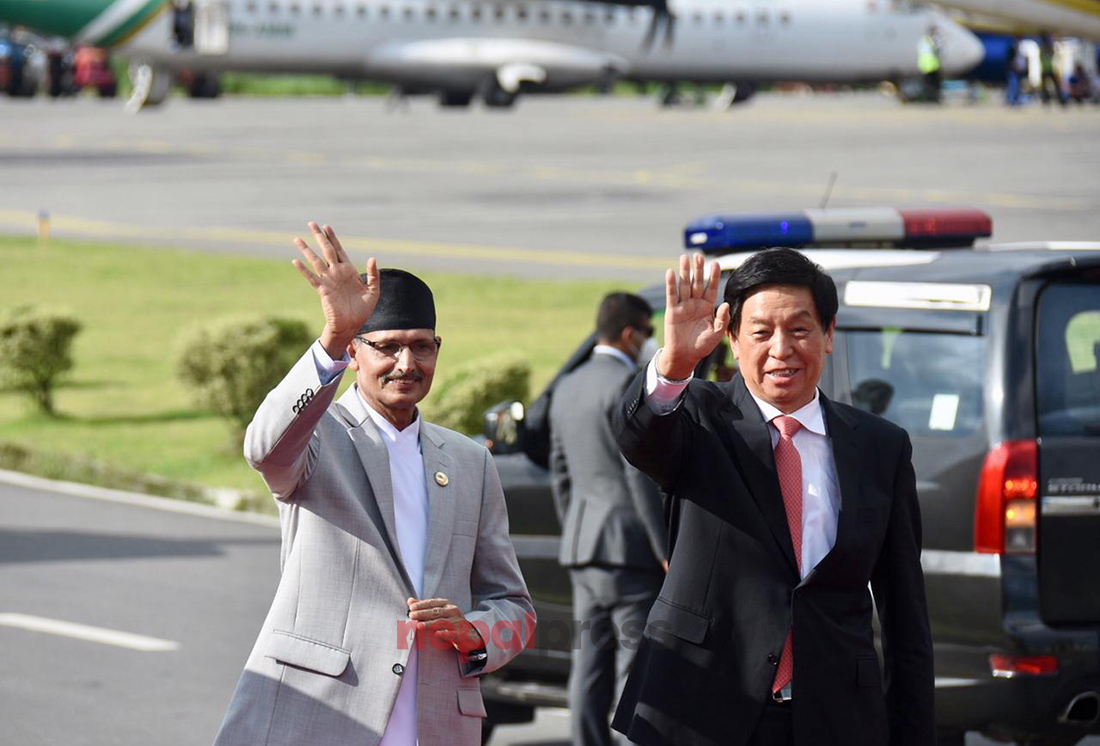 चिनियाँ जनकंग्रेसका अध्यक्ष ली काठमाडौं उत्रिए (भिडिओ)