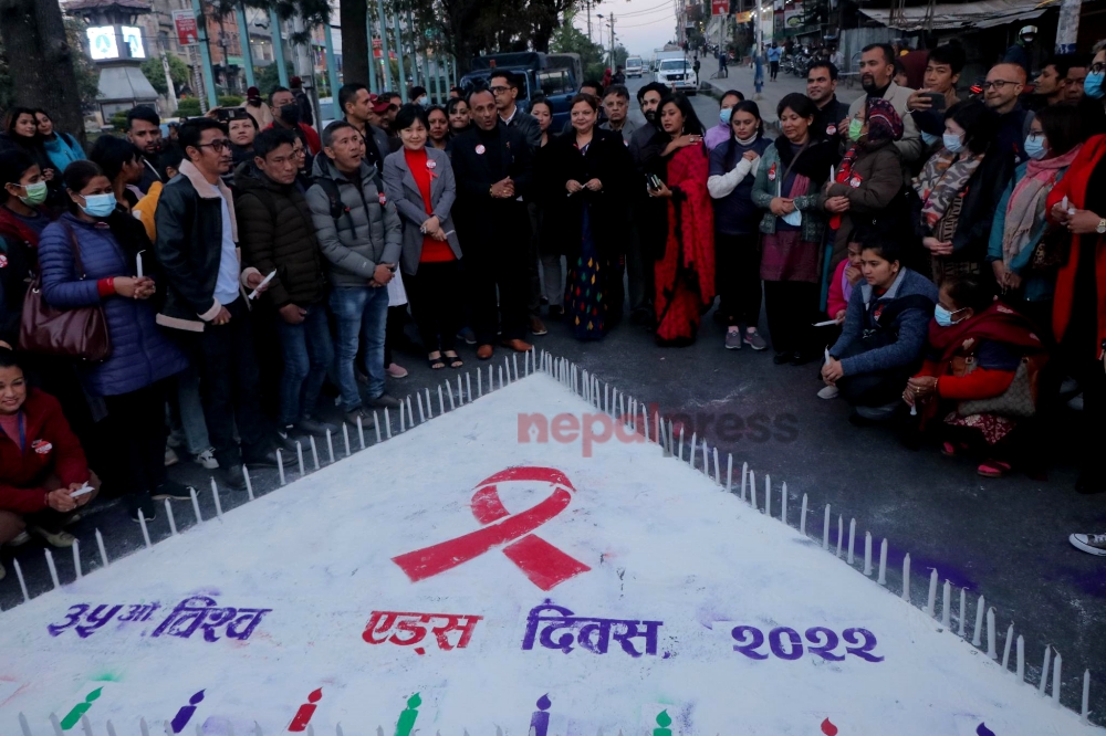 विश्व एड्स दिवसको पूर्व सन्ध्यामा द्विप प्रज्वलन (तस्बिरहरु)