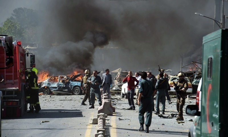 काबुलमा सेनाको विमानस्थलबाहिर शक्तिशाली विस्फोट, कम्तीमा १० जनाको मृत्यु