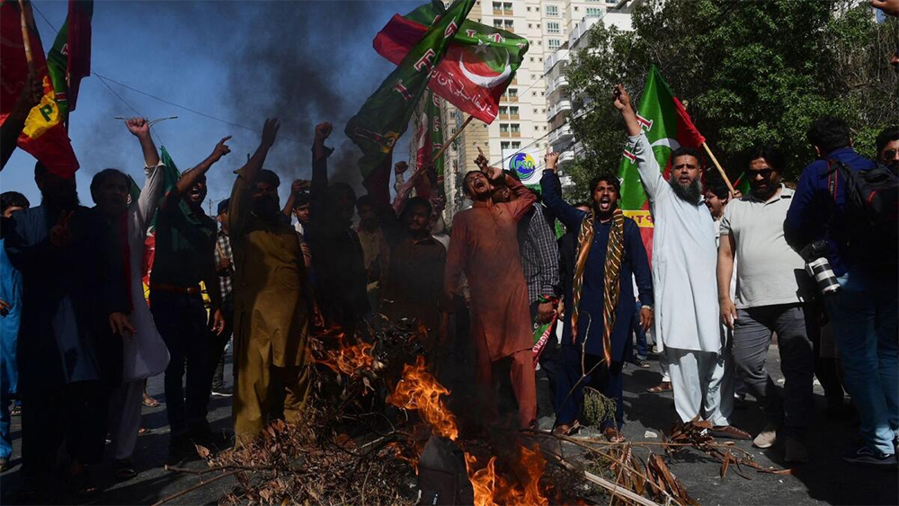 पाकिस्तानमा प्रदर्शनकारी र प्रहरीबीच झडप हुँदा १० को मृत्यु