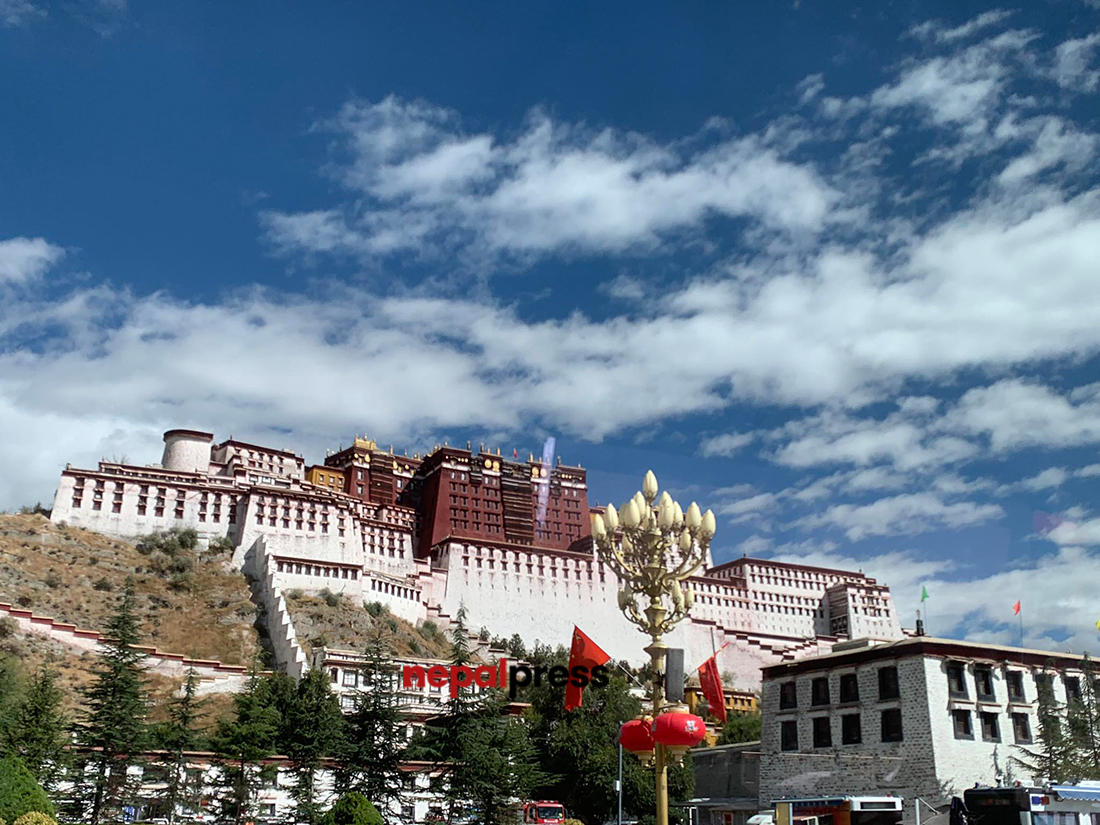 तिब्बतको पोताला दरबार र आसपासको दृश्य (फोटो फिचर)