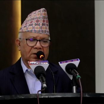 राजीनामा नदिएको भए उपेन्द्रलाई गलहत्त्याउने तयारी थियो : माधव नेपाल